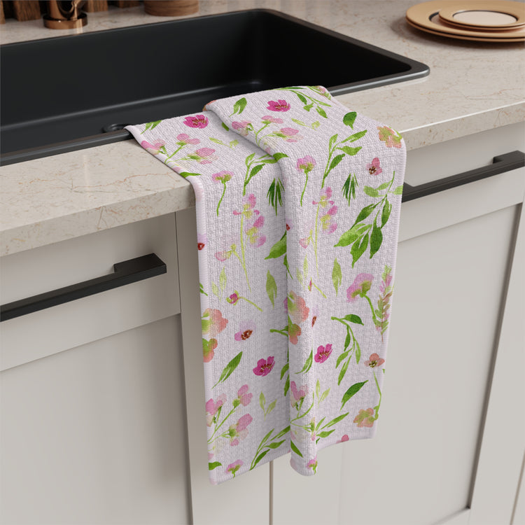 dainty florals: pink tea towel 🛍️